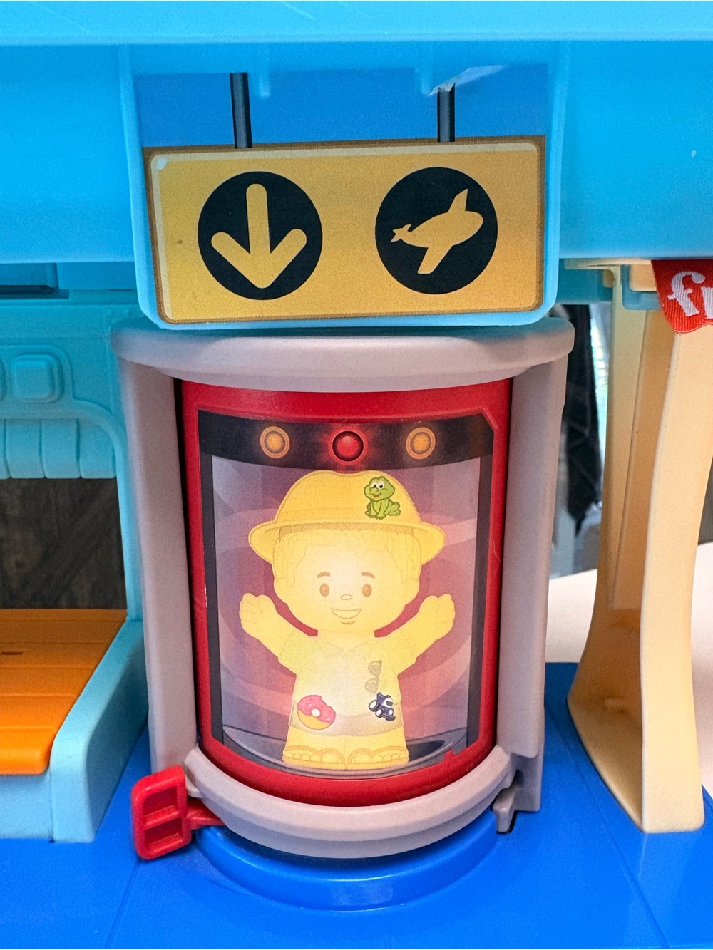 Fisher-Price Little People Everyday Adventures Airport playset - Picture 4 of 6